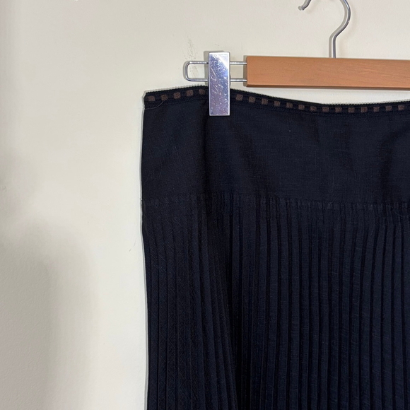 Ann Taylor Women’s Charcoal Grey Pleated Midi Skirt with Brown Trim Size 6 - Picture 7 of 8